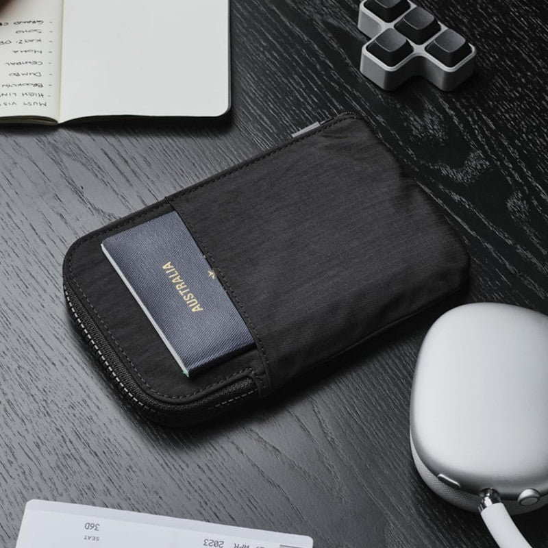 Travel Wallet - RFID Passport Holder, Self Locking Zipper Wear & Tear-Resistant Material, 3 Passport Pockets and 3 Card Slots - HUB Accessories-Green