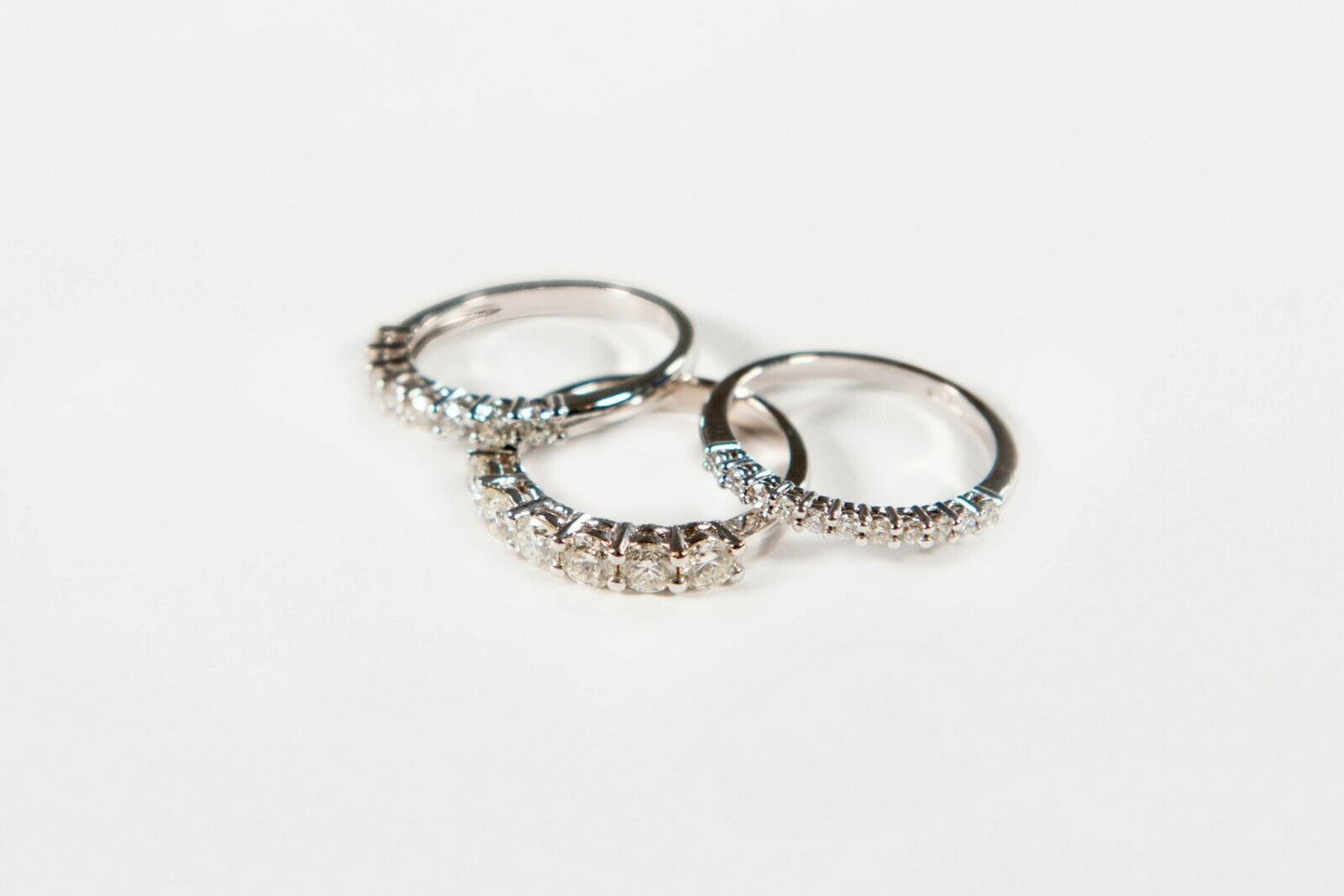 Solid Round Diamond White Gold Ring Half Shared Claw Set Eternity 18Ct Elegant