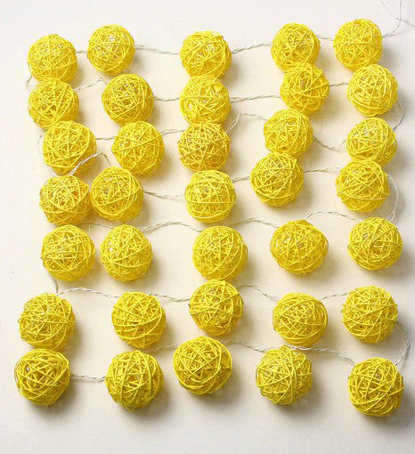 1 Set of Yellow 5cm Rattan Cane 50 Ball Battery Power LONG 5m String Lights Christmas Gift Home Wedding Party Bedroom Decoration Table Centrepiece