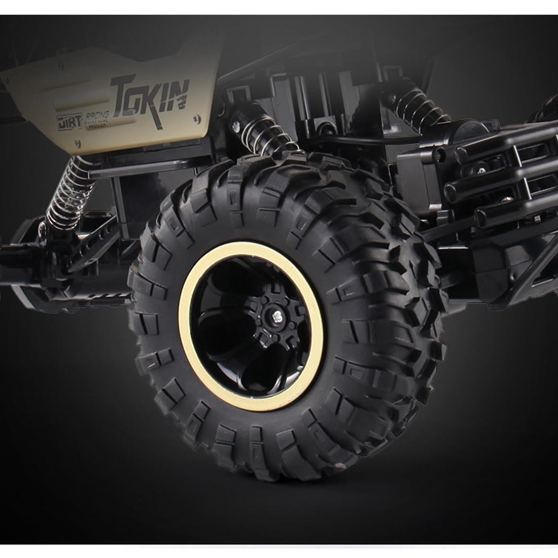 37cm Remote Control Bigfoot Climbing Car - 1 12 Alloy 4wd Cross-country Toy - Silver