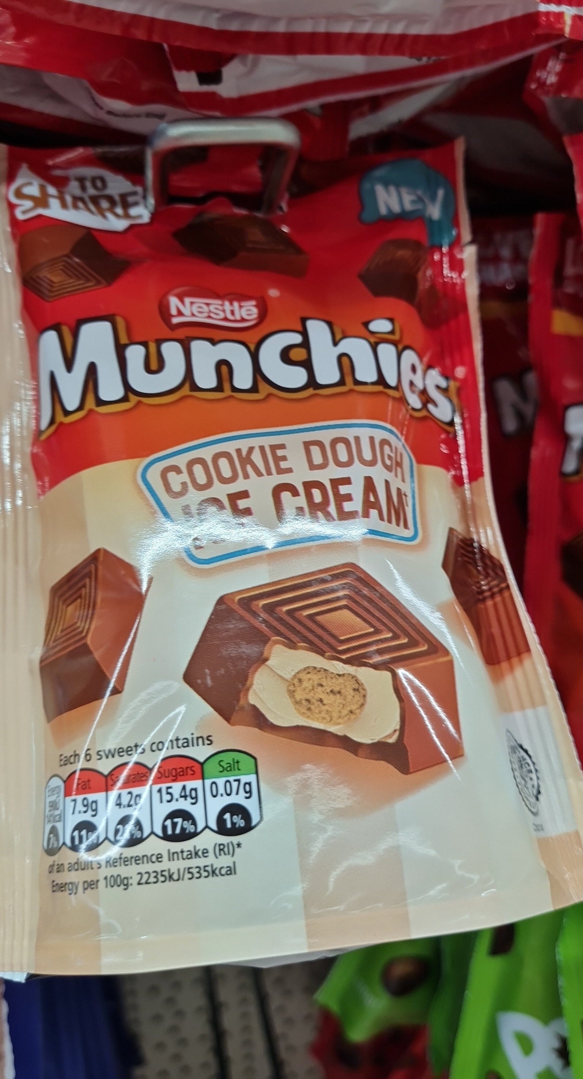 Nestle Munchies Cookie Dough Ice Cream Pouch Bag 100g